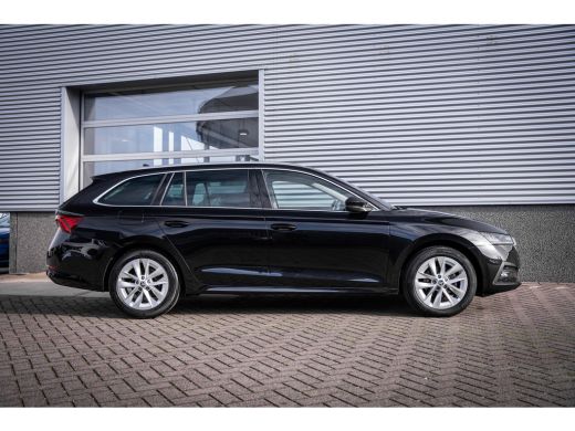 Skoda Octavia Combi 1.0 e-TSI Business Edition Plus | Elektrisch glazen panorama-dak | Trekhaak uitklapbaar | V... ActivLease financial lease