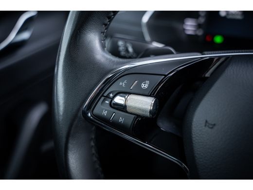 Skoda Octavia Combi 1.0 e-TSI Business Edition Plus | Elektrisch glazen panorama-dak | Trekhaak uitklapbaar | V... ActivLease financial lease