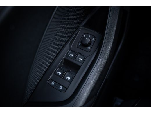 Skoda Octavia Combi 1.0 e-TSI Business Edition Plus | Elektrisch glazen panorama-dak | Trekhaak uitklapbaar | V... ActivLease financial lease