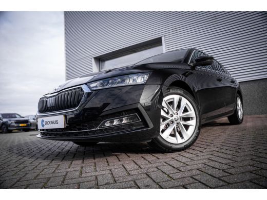 Skoda Octavia Combi 1.0 e-TSI Business Edition Plus | Elektrisch glazen panorama-dak | Trekhaak uitklapbaar | V... ActivLease financial lease