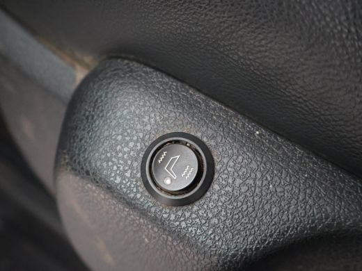 Toyota ProAce 2.0 D-4D 180 PK AUT. BLACK PLATINUM + LEDER STOELVERW. | CAMERA | TREKHAAK| NAVIGATIE | TREEPLANKEN ActivLease financial lease