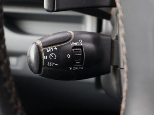 Toyota ProAce 2.0 D-4D 180 PK AUT. BLACK PLATINUM + LEDER STOELVERW. | CAMERA | TREKHAAK| NAVIGATIE | TREEPLANKEN ActivLease financial lease