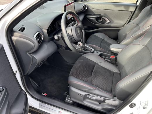 Toyota Yaris Cross 1.5 Hybrid 130 GR Sport | Navigatie | Apple CarPlay/Android auto | Achteruitrijcamera | Stoel en ... ActivLease financial lease