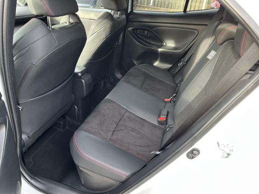 Toyota Yaris Cross 1.5 Hybrid 130 GR Sport | Navigatie | Apple CarPlay/Android auto | Achteruitrijcamera | Stoel en ... ActivLease financial lease