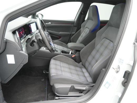 Volkswagen Golf 1.4 eHybrid 245pk GTE Panorama Navigatie Camera Stoelverwarming Carplay 193 ActivLease financial lease