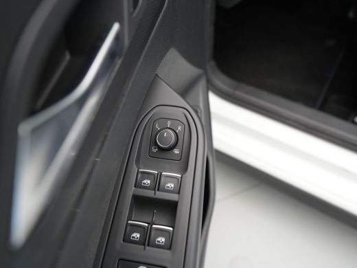 Volkswagen Golf 1.4 eHybrid 245pk GTE Panorama Navigatie Camera Stoelverwarming Carplay 193 ActivLease financial lease