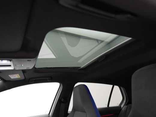 Volkswagen Golf 1.4 eHybrid 245pk GTE Panorama Navigatie Camera Stoelverwarming Carplay 193 ActivLease financial lease