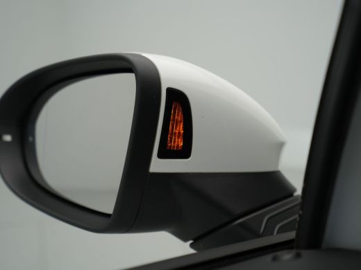 Volkswagen Golf 1.4 eHybrid 245pk GTE Panorama Navigatie Camera Stoelverwarming Carplay 193 ActivLease financial lease