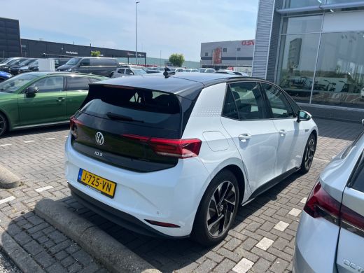 Volkswagen ID.3 First 58 kWh 204 pk | Parkeersensoren | Cruise control adaptief | Stoel/stuur verwarming | ActivLease financial lease