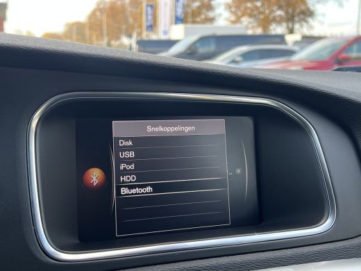 Volvo  V40 T2 Polar+ | Cruise control | Stoelverwarming | LED | 16'' Velgen | Parkeersensoren achter | Navig... ActivLease financial lease