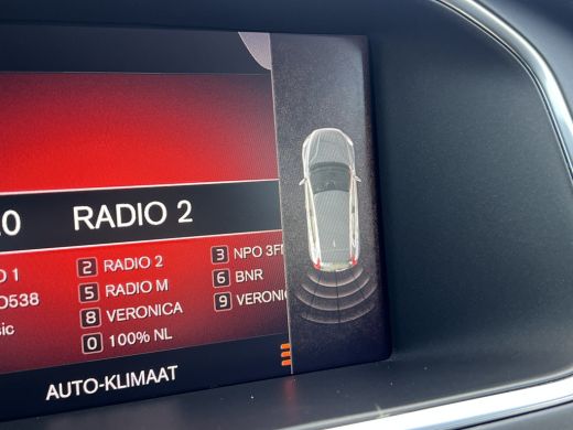 Volvo  V40 T2 Polar+ | Cruise control | Stoelverwarming | LED | 16'' Velgen | Parkeersensoren achter | Navig... ActivLease financial lease