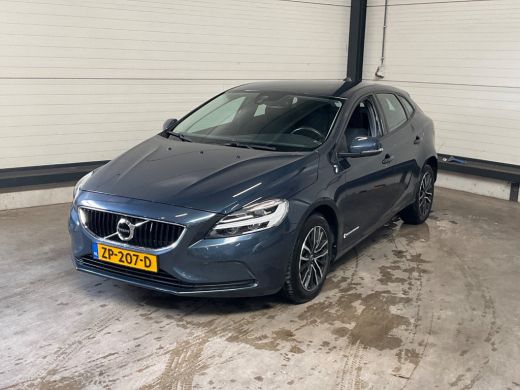Volvo  V40 T2 Polar+ | Cruise control | Stoelverwarming | LED | 16'' Velgen | Parkeersensoren achter | Navig... ActivLease financial lease