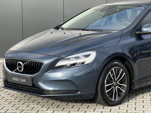 Volvo  V40 T2 Polar+ | Cruise control | Stoelverwarming | LED | 16'' Velgen | Parkeersensoren achter | Navig... ActivLease financial lease