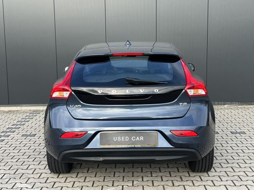 Volvo  V40 T2 Polar+ | Cruise control | Stoelverwarming | LED | 16'' Velgen | Parkeersensoren achter | Navig... ActivLease financial lease