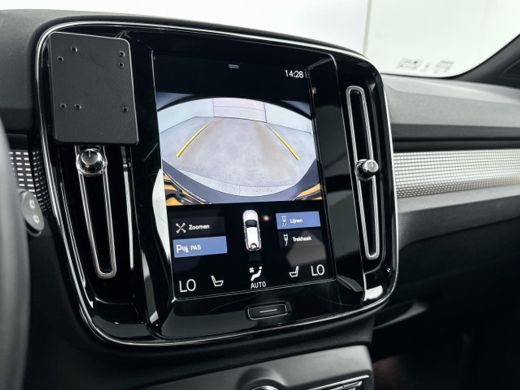 Volvo  XC40 T5 Recharge R-Design | 19" | Leder/Nubuck | Panoramadak | Trekhaak | Adaptieve cruise | Stoel/stu... ActivLease financial lease