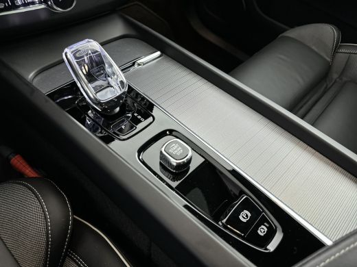 Volvo  XC60 T6 Recharge Plus Black Edition | 21" | 360 Camera | Trekhaak | Harman Kardon | Full LED | Sportst... ActivLease financial lease