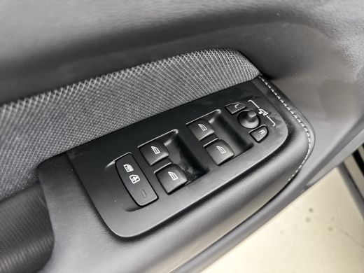 Volvo  XC60 T6 Recharge Plus Black Edition | 21" | 360 Camera | Trekhaak | Harman Kardon | Full LED | Sportst... ActivLease financial lease