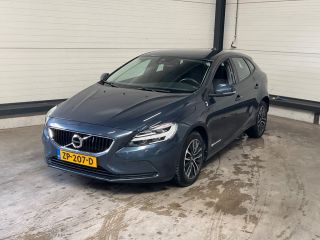 Volvo  V40 T2 Polar+ | Cruise control | Stoelverwarming | LED | 16'' Velgen | Parkeersensoren achter | Navig...