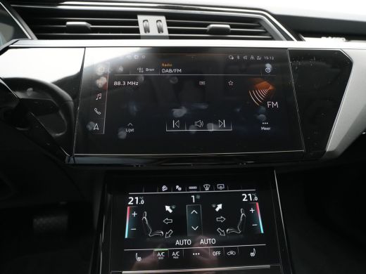 Audi e-tron 55 quattro 408pk S-Line edition 95 kWh Navigatie Camera Stoelverwarming Head up Acc 4 ActivLease financial lease