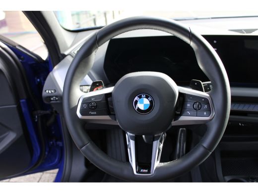 BMW 1 Serie 120 M Sport Automaat / Sportstoelen / Achteruitrijcamera / M Adaptief onderstel / Stoelverwarming ActivLease financial lease