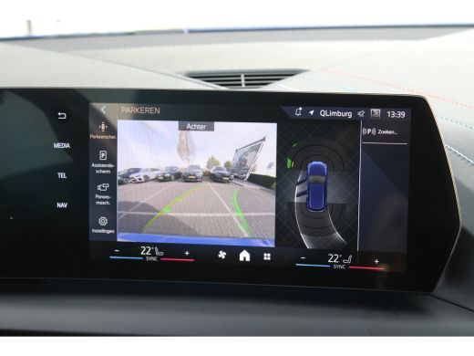 BMW 1 Serie 120 M Sport Automaat / Sportstoelen / Achteruitrijcamera / M Adaptief onderstel / Stoelverwarming ActivLease financial lease