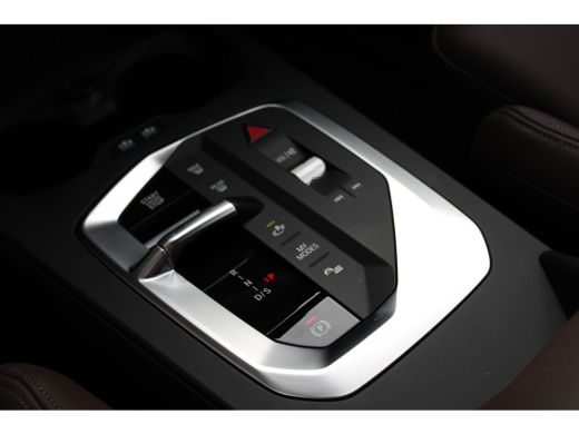 BMW 1 Serie 120 M Sport Automaat / Sportstoelen / Achteruitrijcamera / M Adaptief onderstel / Stoelverwarming ActivLease financial lease