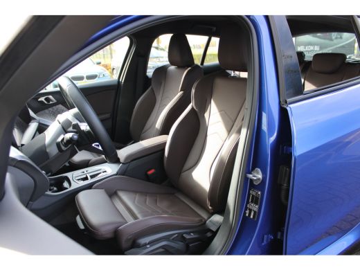 BMW 1 Serie 120 M Sport Automaat / Sportstoelen / Achteruitrijcamera / M Adaptief onderstel / Stoelverwarming ActivLease financial lease