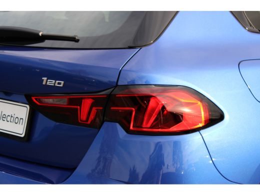 BMW 1 Serie 120 M Sport Automaat / Sportstoelen / Achteruitrijcamera / M Adaptief onderstel / Stoelverwarming ActivLease financial lease