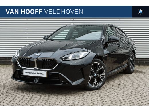 BMW 2 Serie 220 M Sport Automaat / Trekhaak / Sportstoelen / M Adaptief onderstel / Achteruitrijcamera / Comf...