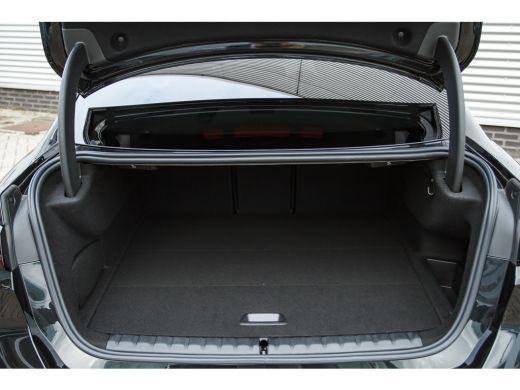 BMW 2 Serie 220 M Sport Automaat / Trekhaak / Sportstoelen / M Adaptief onderstel / Achteruitrijcamera / Comf... ActivLease financial lease