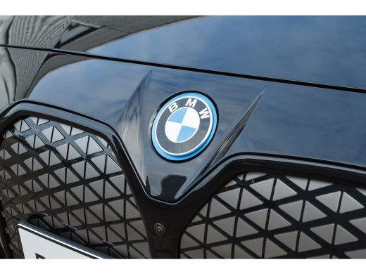 BMW i4 eDrive40 High Executive M Sport / Schuif-kanteldak / M Adaptief onderstel / Comfort Access / Adap... ActivLease financial lease