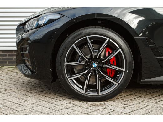 BMW i4 eDrive40 High Executive M Sport / Schuif-kanteldak / M Adaptief onderstel / Comfort Access / Adap... ActivLease financial lease