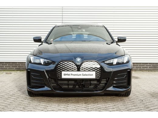 BMW i4 eDrive40 High Executive M Sport / Schuif-kanteldak / M Adaptief onderstel / Comfort Access / Adap... ActivLease financial lease