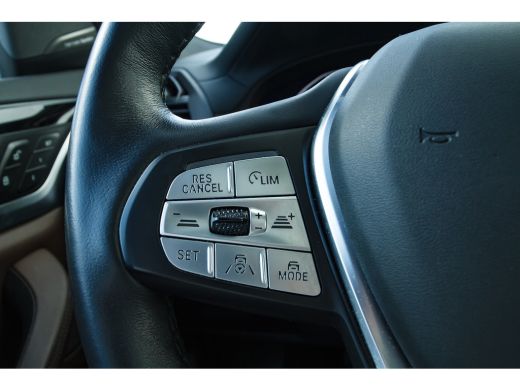 BMW iX3 High Executive / Trekhaak / Sportstoelen / Adaptief onderstel / Comfort Access / Adaptieve LED / ... ActivLease financial lease