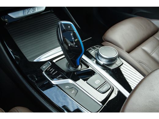 BMW iX3 High Executive / Trekhaak / Sportstoelen / Adaptief onderstel / Comfort Access / Adaptieve LED / ... ActivLease financial lease