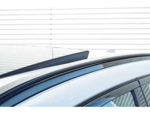 BMW iX3 High Executive / Trekhaak / Sportstoelen / Adaptief onderstel / Comfort Access / Adaptieve LED / ... ActivLease financial lease