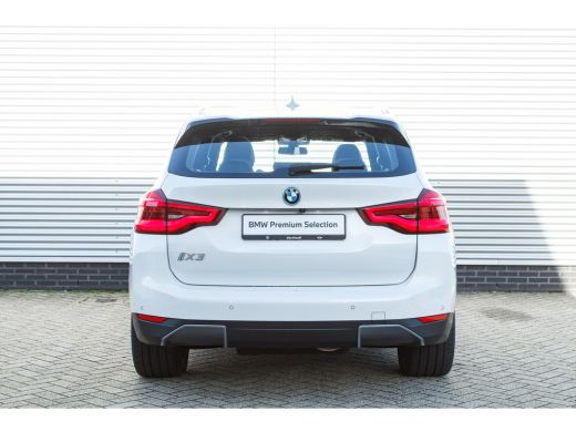 BMW iX3 High Executive / Trekhaak / Sportstoelen / Adaptief onderstel / Comfort Access / Adaptieve LED / ... ActivLease financial lease