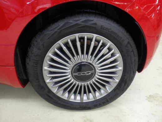 Fiat 500e Urban 42 kWh 3 Fase | Navigatie | Pack Comfort + Style | Keyless-Entry | Dodehoek-Detectie | 16"L... ActivLease financial lease