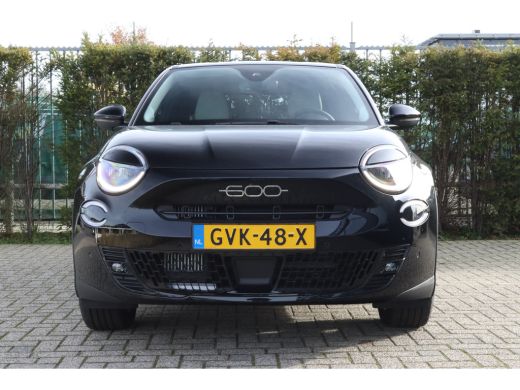 Fiat 600 1.2 Hybrid 110 La Prima | Adaptieve Cruise | Massage | Stoelverwarming | Camera | Navi | Keyless ... ActivLease financial lease