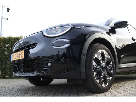 Fiat 600 1.2 Hybrid 110 La Prima | Adaptieve Cruise | Massage | Stoelverwarming | Camera | Navi | Keyless ... ActivLease financial lease