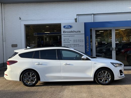 Ford Focus 1.0 EcoBoost Hybrid ST Line Automaat 155pk | Winter pack | Apdat. Cruise | Afneembare trekhaak | ... ActivLease financial lease