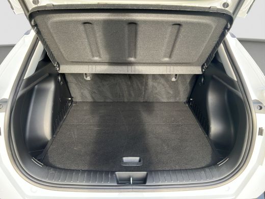 Hyundai Kona Comfort Smart 65.4 kWh 217pk | Camera | Carplay draadloos | Trekhaak afneembaar | Climate control... ActivLease financial lease