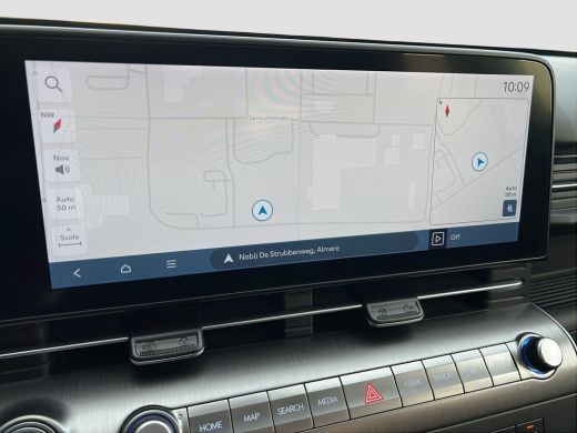 Hyundai Kona Comfort Smart 65.4 kWh 217pk | Camera | Carplay draadloos | Trekhaak afneembaar | Climate control... ActivLease financial lease