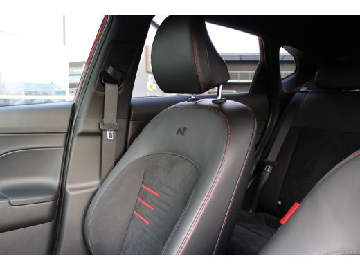 Hyundai Kona N Line 65.4 kWh | Suede / leder bekleding | 360 camera | Elektrische voorstoelen met geheugenfunc... ActivLease financial lease