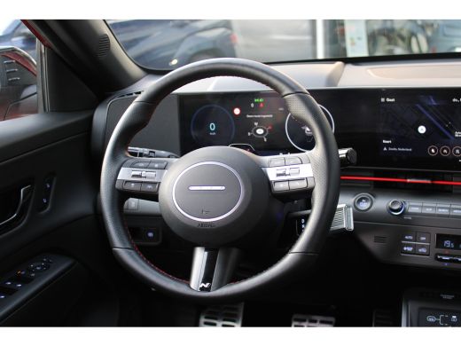 Hyundai Kona N Line 65.4 kWh | Suede / leder bekleding | 360 camera | Elektrische voorstoelen met geheugenfunc... ActivLease financial lease