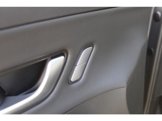 Hyundai Kona Premium 65.4 kWh + 17 INCH | Leder | 360 camera | Elektrische voorstoelen met geheugenfunctie | P... ActivLease financial lease