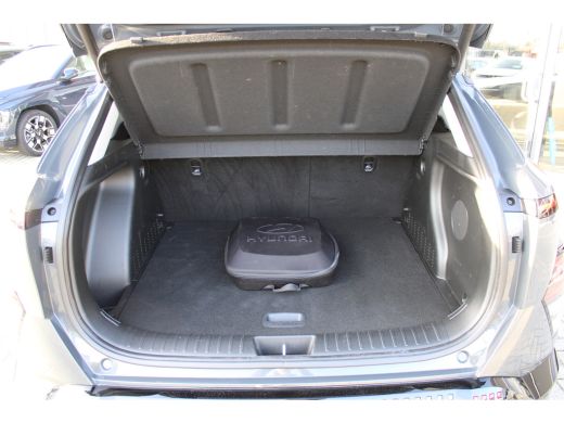 Hyundai Kona Premium 65.4 kWh + 17 INCH | Leder | 360 camera | Elektrische voorstoelen met geheugenfunctie | P... ActivLease financial lease