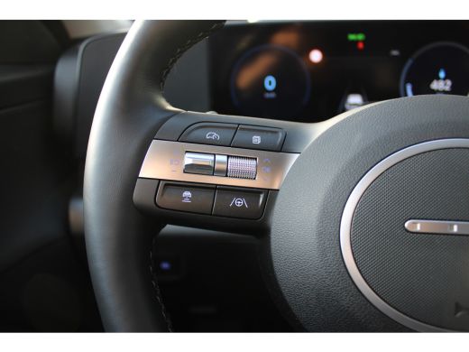 Hyundai Kona Premium 65.4 kWh + 17 INCH | Leder | 360 camera | Elektrische voorstoelen met geheugenfunctie | P... ActivLease financial lease