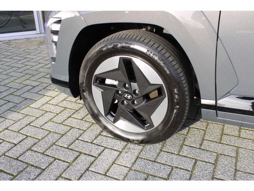Hyundai Kona Premium 65.4 kWh + 17 INCH | Leder | 360 camera | Elektrische voorstoelen met geheugenfunctie | P... ActivLease financial lease
