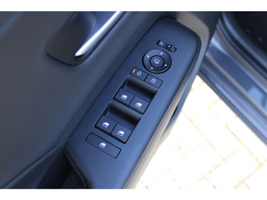 Hyundai Kona Premium 65.4 kWh + 17 INCH | Leder | 360 camera | Elektrische voorstoelen met geheugenfunctie | P... ActivLease financial lease